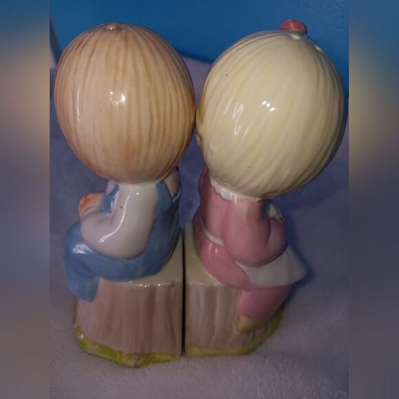 Precious Moments Salt & Pepper Set - Picture 11 of 15